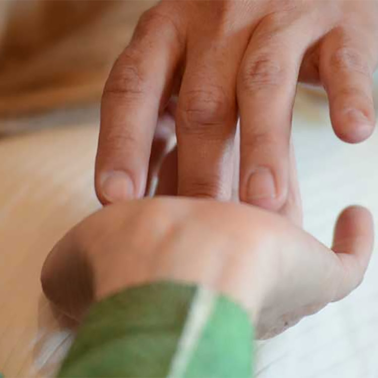 accessbars-energypull-hands.jpg